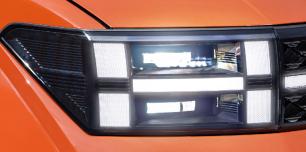 <p>Standard LED headlights</p>
